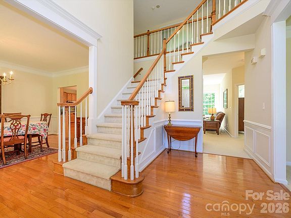 4th image of 2172 Woodstream Rd