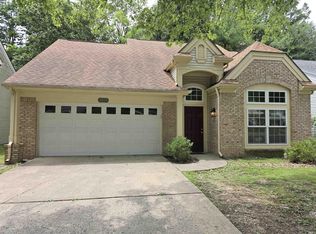 2218 S Bent Tree Dr, Bloomington, IN 47401