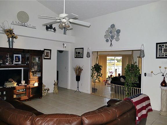 4th image of 2344 SW Santana Ave