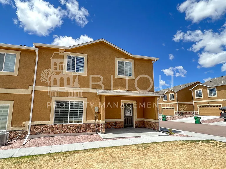 7673 Silver Larch Point — Photo 1