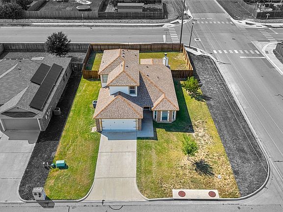 2nd image of 2114 Hamilton Ln