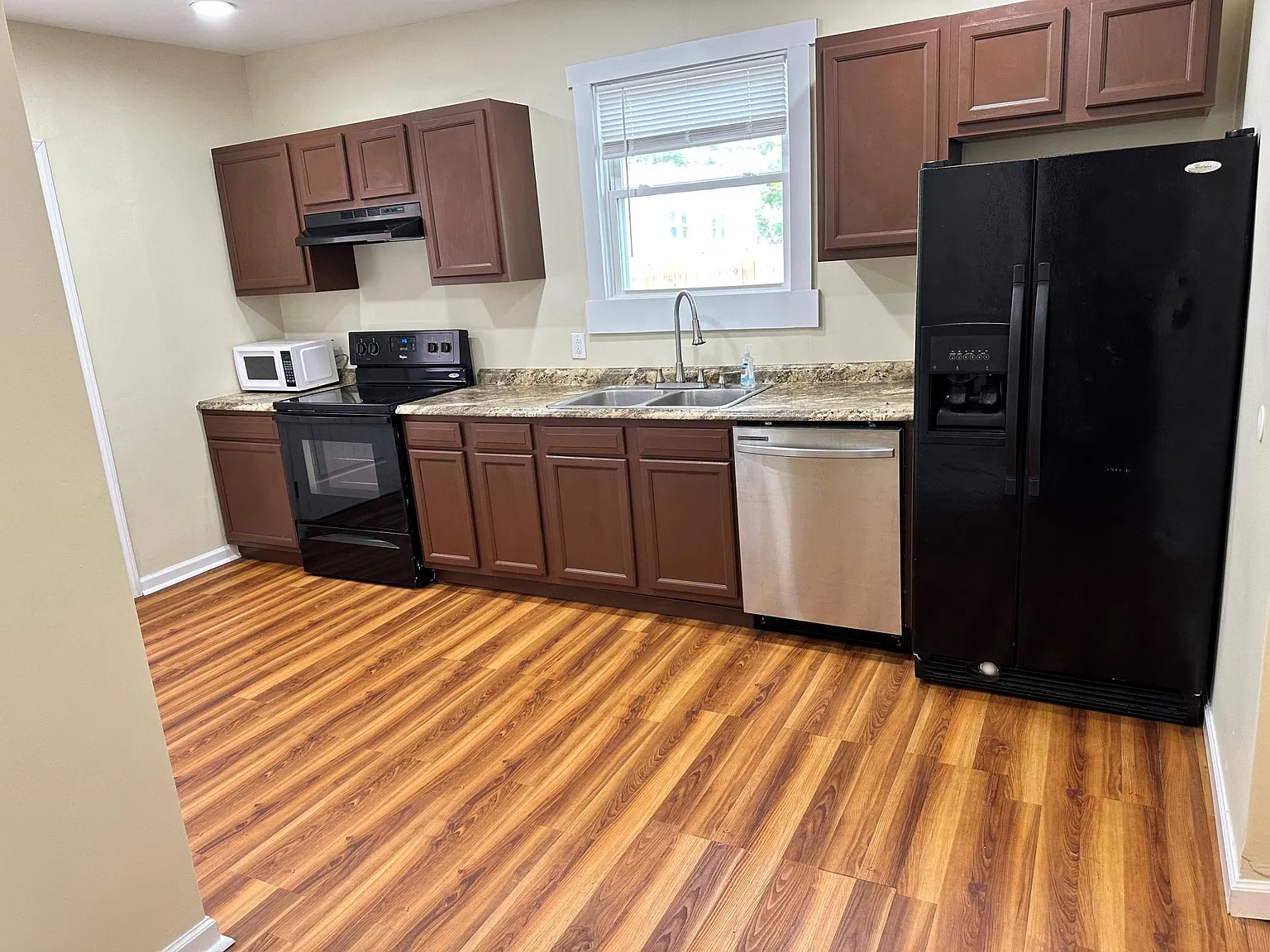 4 bed, 1506 sqft, $2,800 — Photo 4