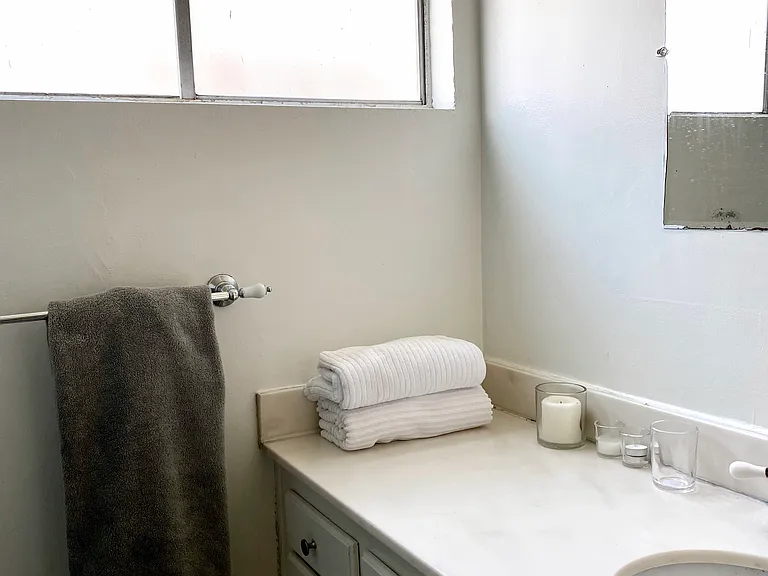 1610 Barry Ave #1 — Photo 4