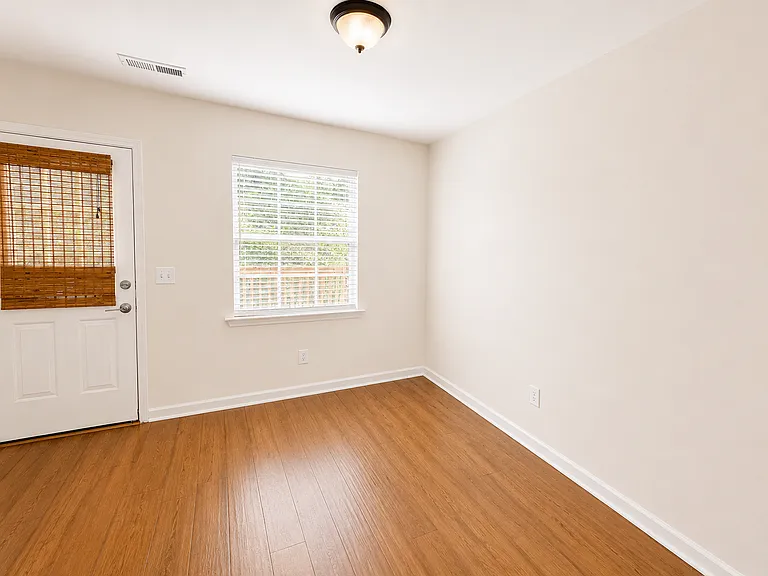 504 Lowndes Hill Rd #B — Photo 8