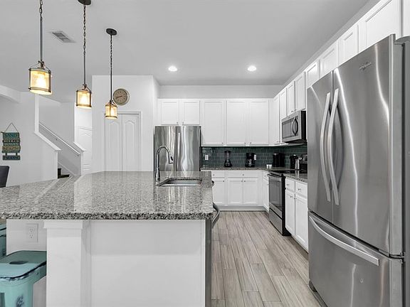 3rd image of 5248 OAKBOURNE AVENUE