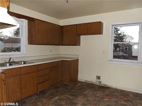 5th image of 310 Pleasants Ln