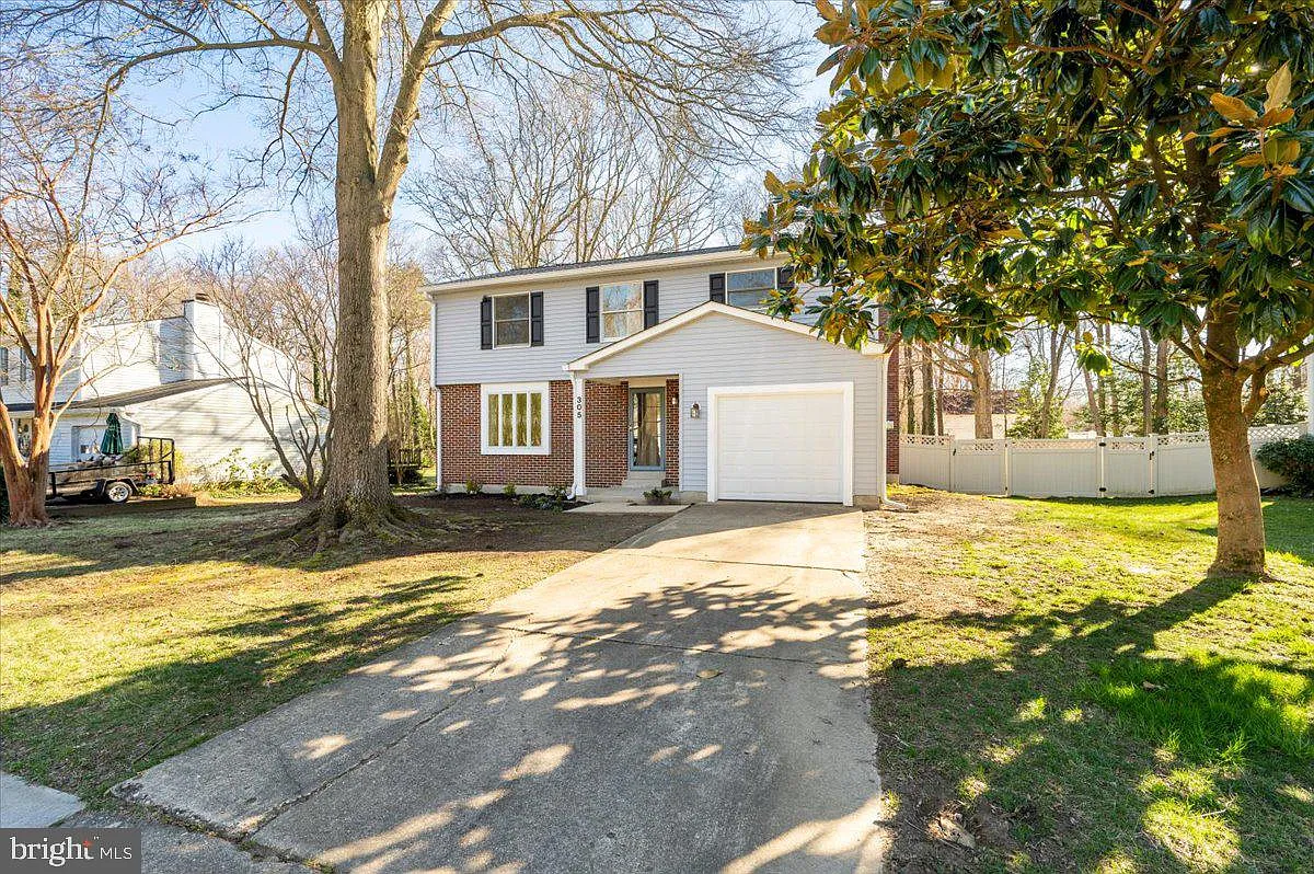 305 Gordon Ave photo 1