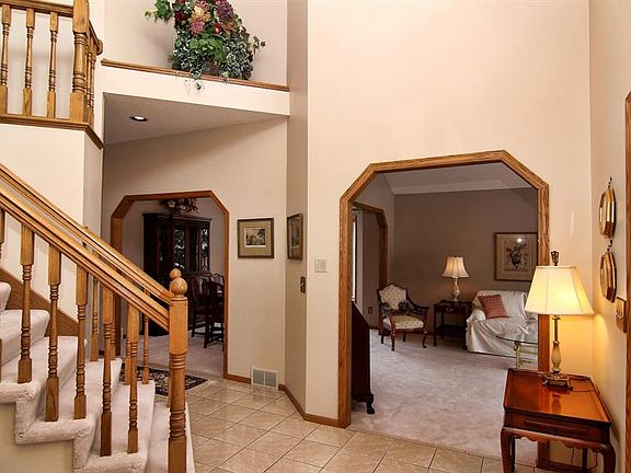 5th image of 2212 Great Oaks Dr