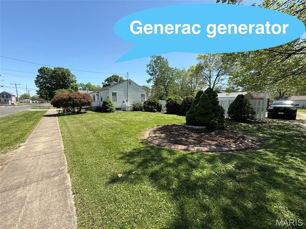 310 W Spring St, Staunton, IL - More