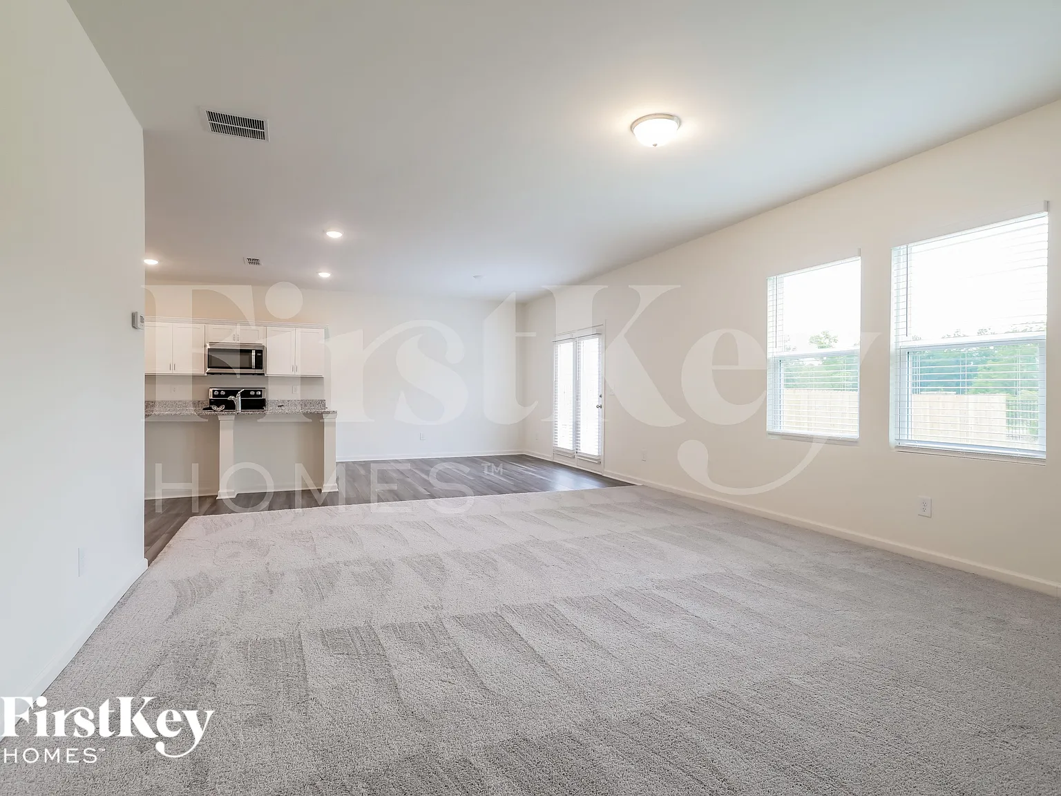 4 bed, 2.5 bath, 2406 sqft, $1,810 — Photo 4