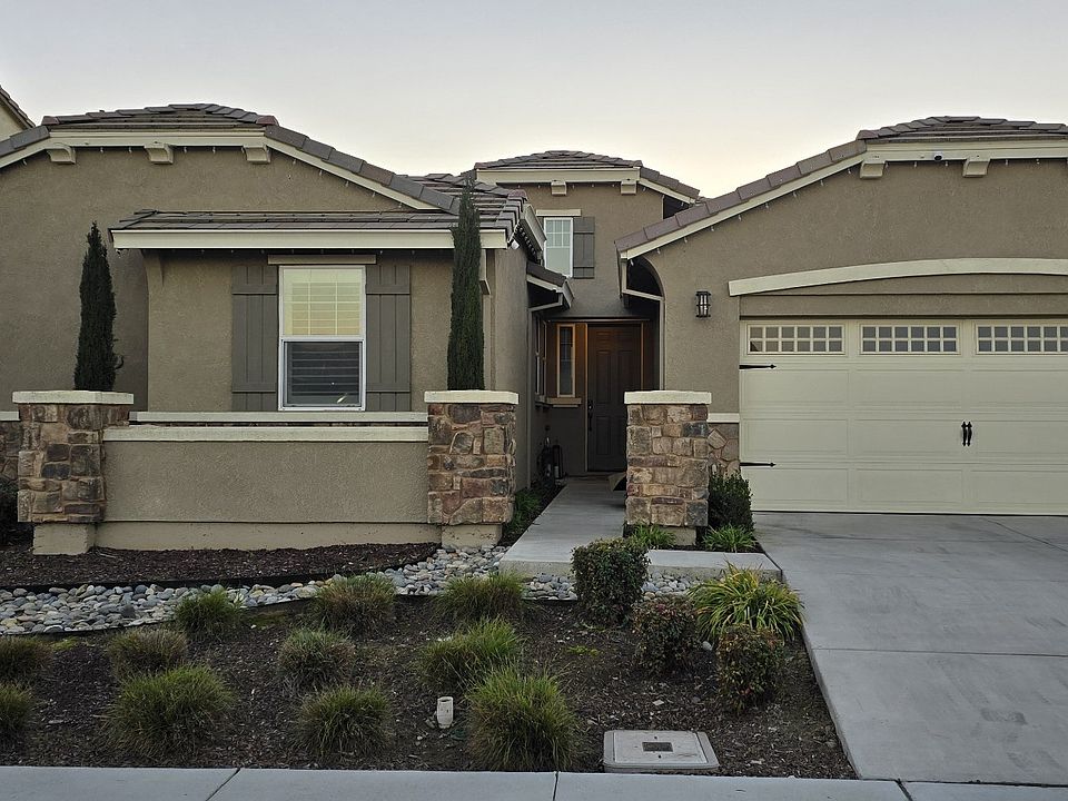 1st image of 1221 Vista Way