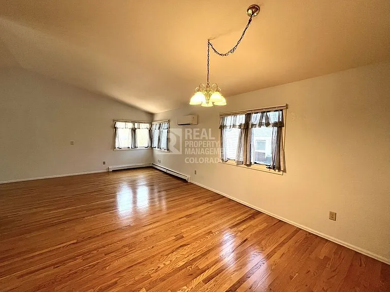 1220 N Weber St — Photo 12