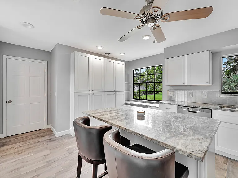 121 Prestwick Cir — Photo 21