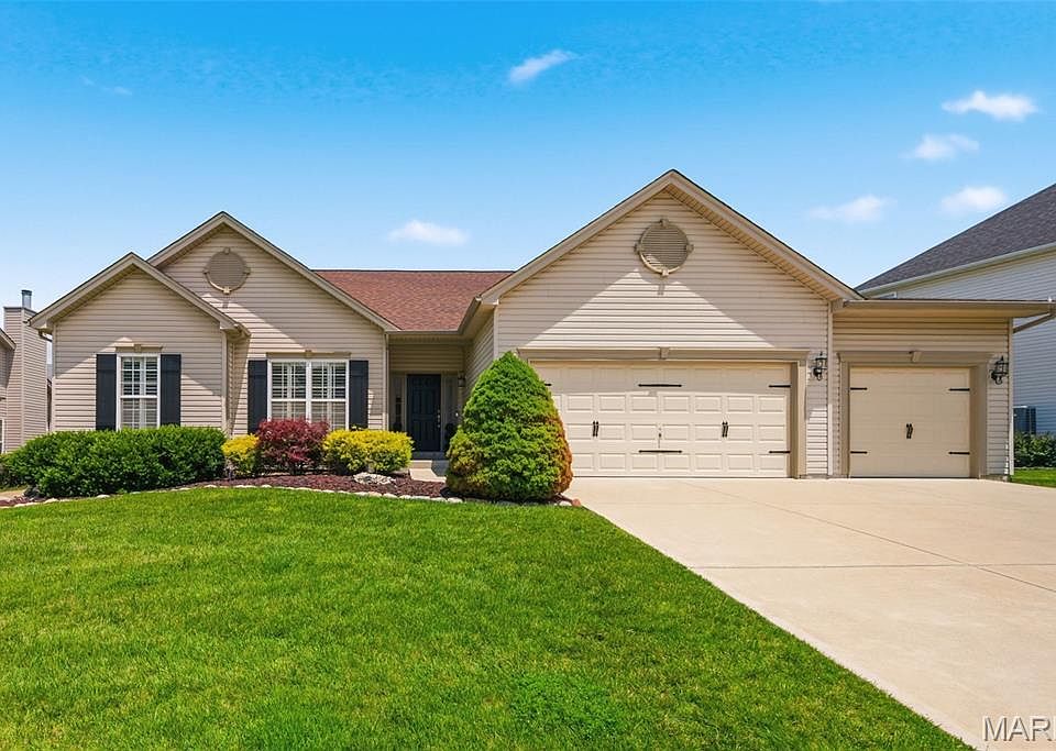 1st image of 19 Milton Brennan Manor Ct