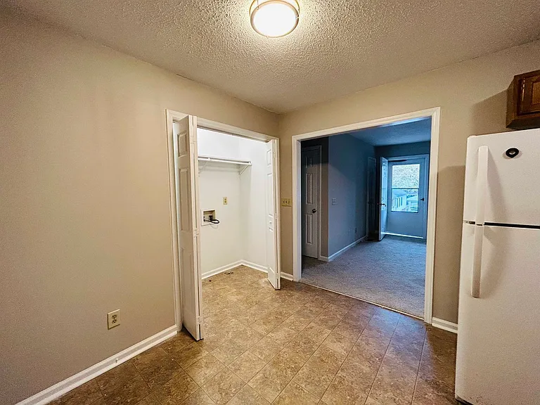 308 Poplar St — Photo 7