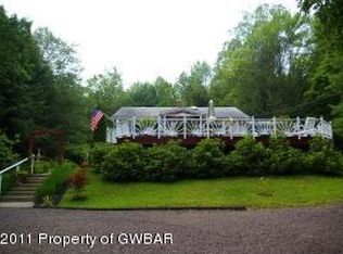 636 Grassy Pond Rd, Sweet Valley, PA 18656