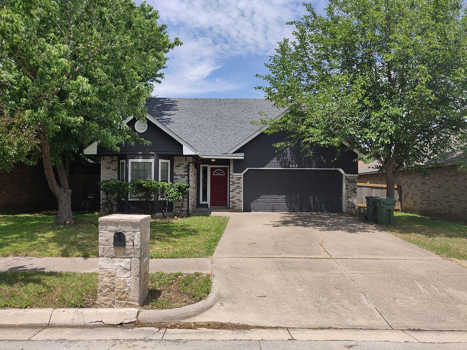 1st image of 803 Melville Dr