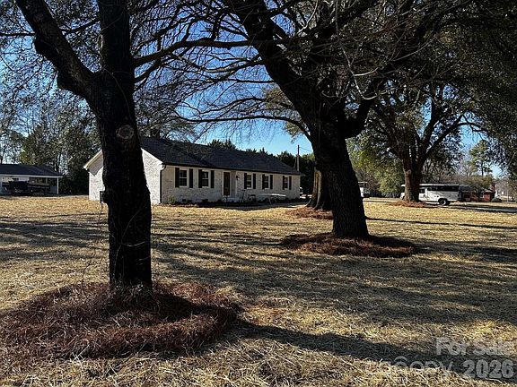 3rd image of 1108 Evans Mill Rd