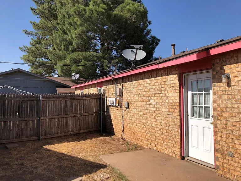 909 N Bentwood Dr #A — Photo 13