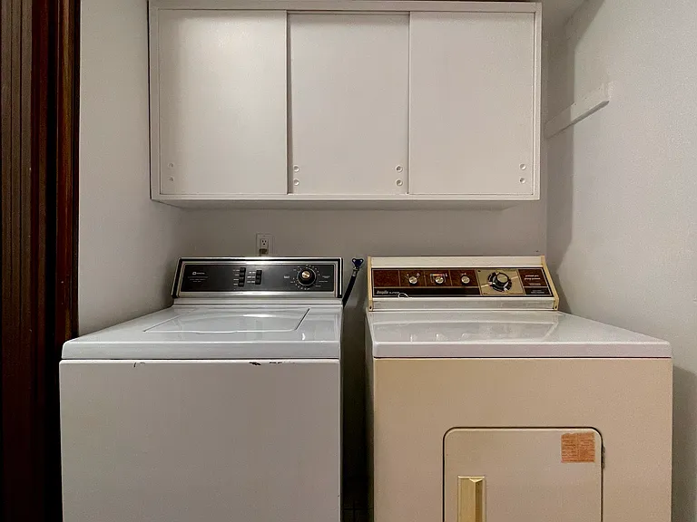 10580 Holly Park Ln #10580 — Photo 4