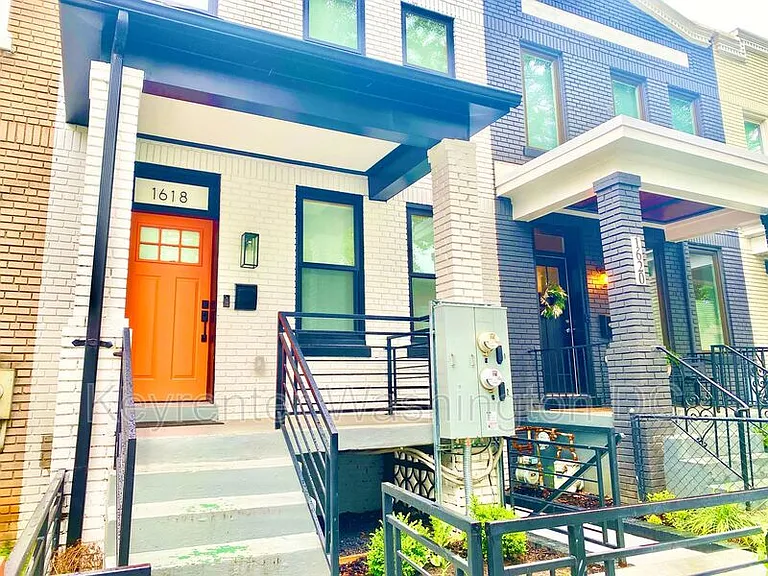 1618 Gales St NE #B — Photo 17
