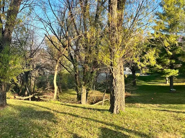 130 Glenview Dr, Sherrard, IL 61281