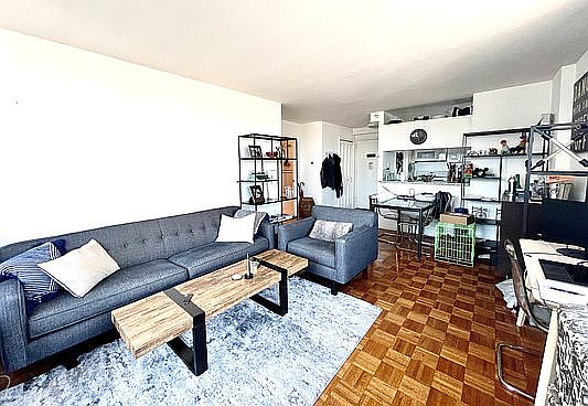 4th image of 350 W 43rd St APT 34D