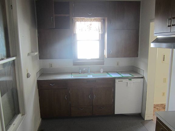 2nd image of 521 N Ninnescah St