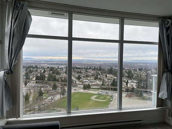 5th image of 4880 Bennett St #2707