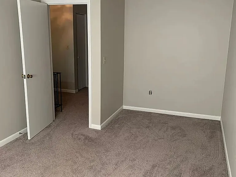222 Farrwood Dr — Photo 10