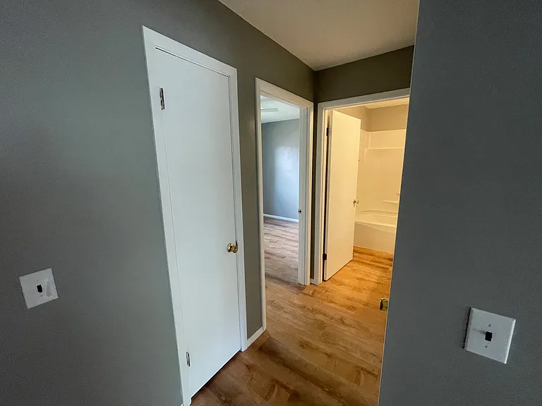 304 N Independence St #B — Photo 3