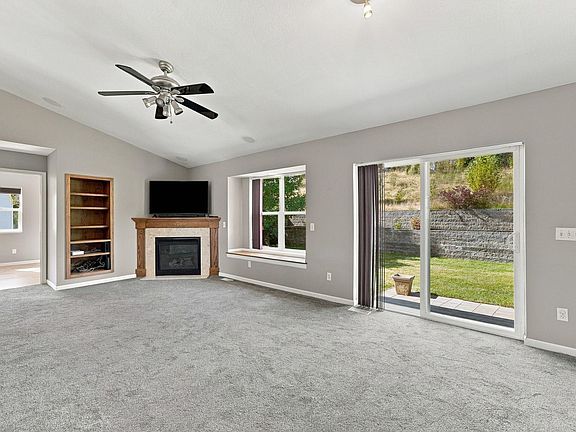 2nd image of 1363 Pollard Ln