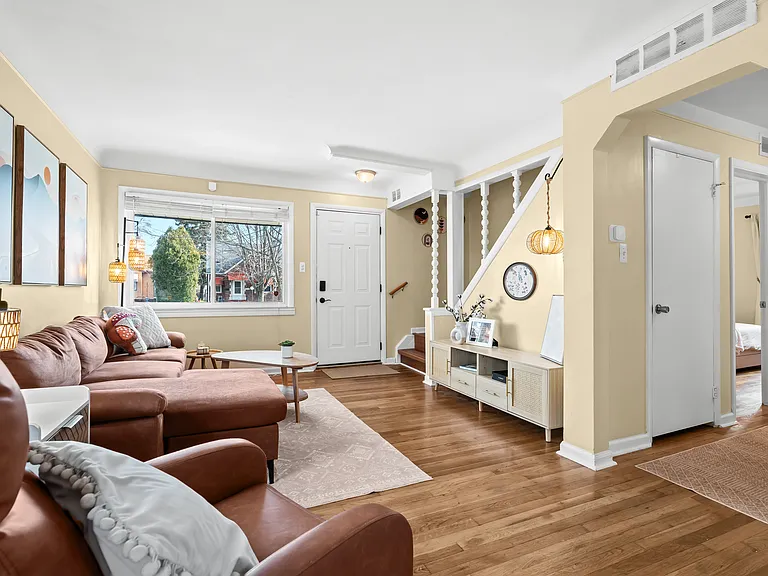 26107 Dartmouth St #1 — Photo 9