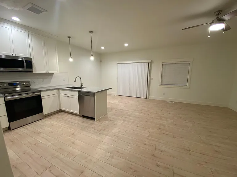 416 S 3 W — Photo 57