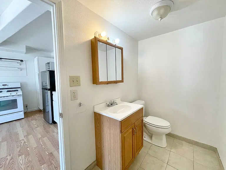 2714 F Street — Photo 4