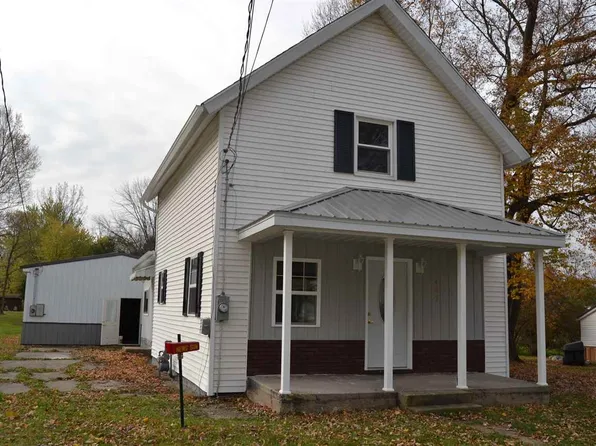 402 E County Line Rd, Wolcottville, IN 46795