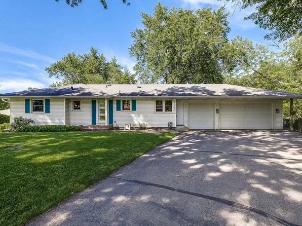 3000 Forest Crest Dr, Bloomington, MN 55431