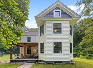 30 Rhodes Ave, Sewickley, PA 15143