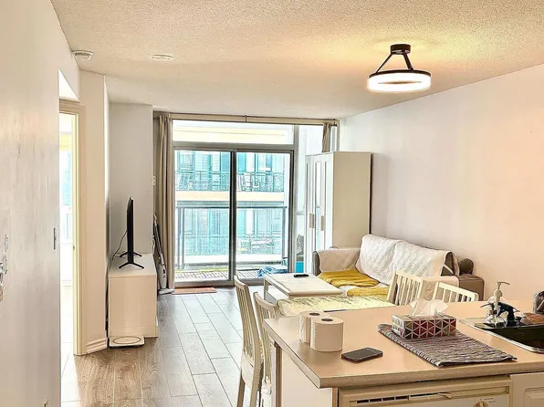 30 Hayden St #1203, Toronto, ON M4Y 3B8