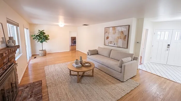 4353 Miranda Ave — Photo 11