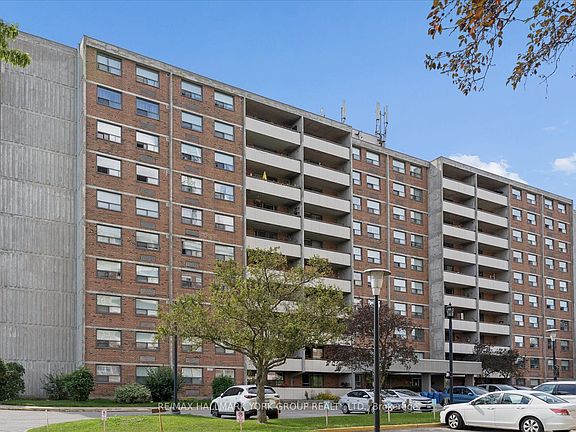 4th image of 20 William Roe Blvd #405