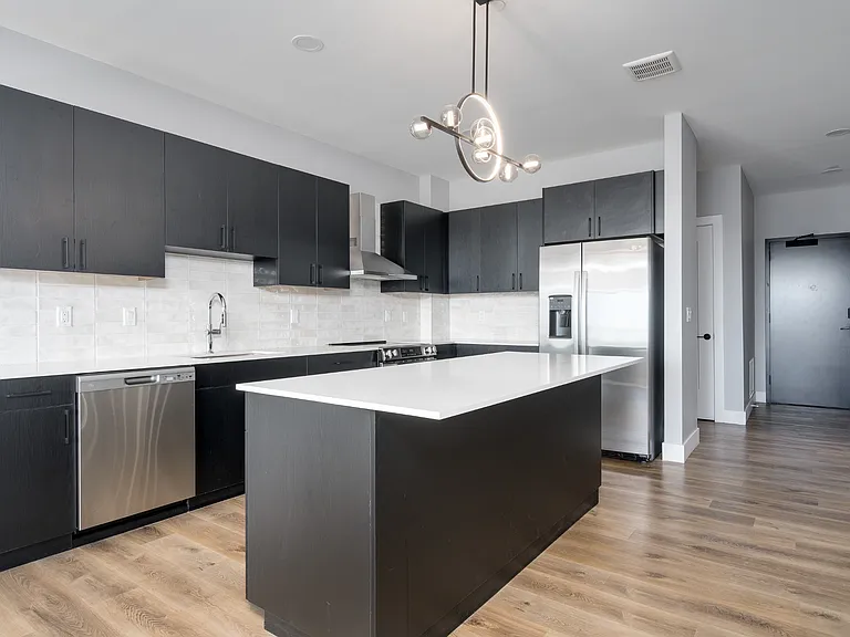 Lindsey Living — Photo 1