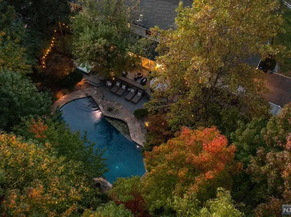 76 Tree Top Dr #2017, Springfield, NJ 07081