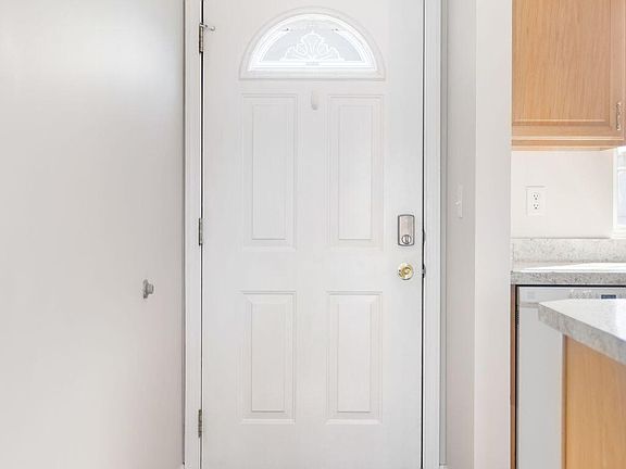 3rd image of 634 Wilshire Ct