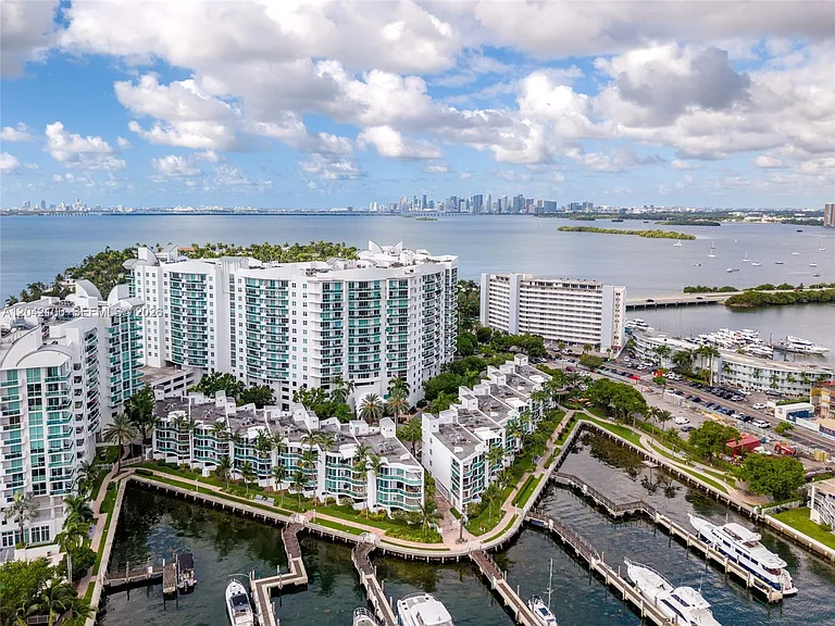 7914 Harbor Island Dr #106 — Photo 28