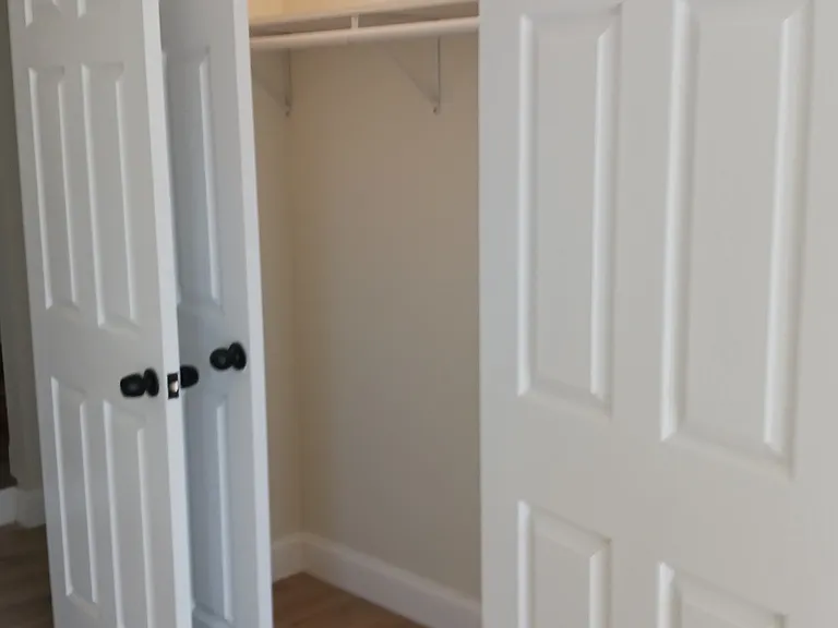 401 Howard St — Photo 9