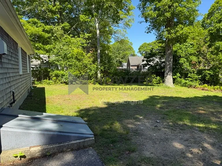 14 Ellis Dr — Photo 14