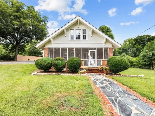 200 Harper St, Star, NC 27356