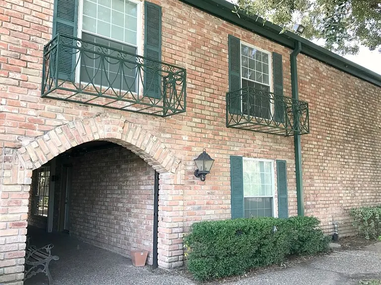 Live Oak Gardens — Photo 2
