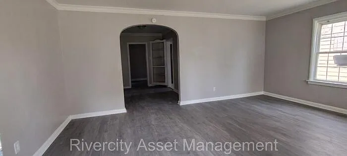 3 bed, 1.0 bath, 1443 sqft, $1,145 — Photo 2